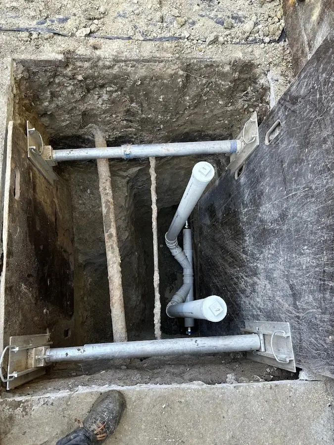 Experienced plumber completing Gas Line Repair work in Fort McKinley